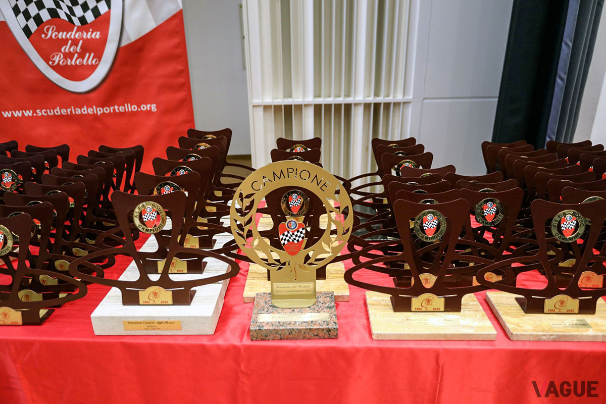 今年のスクーデリア・デル・ポルテッロの授賞式のトロフィ（C）Scuderia del Portello