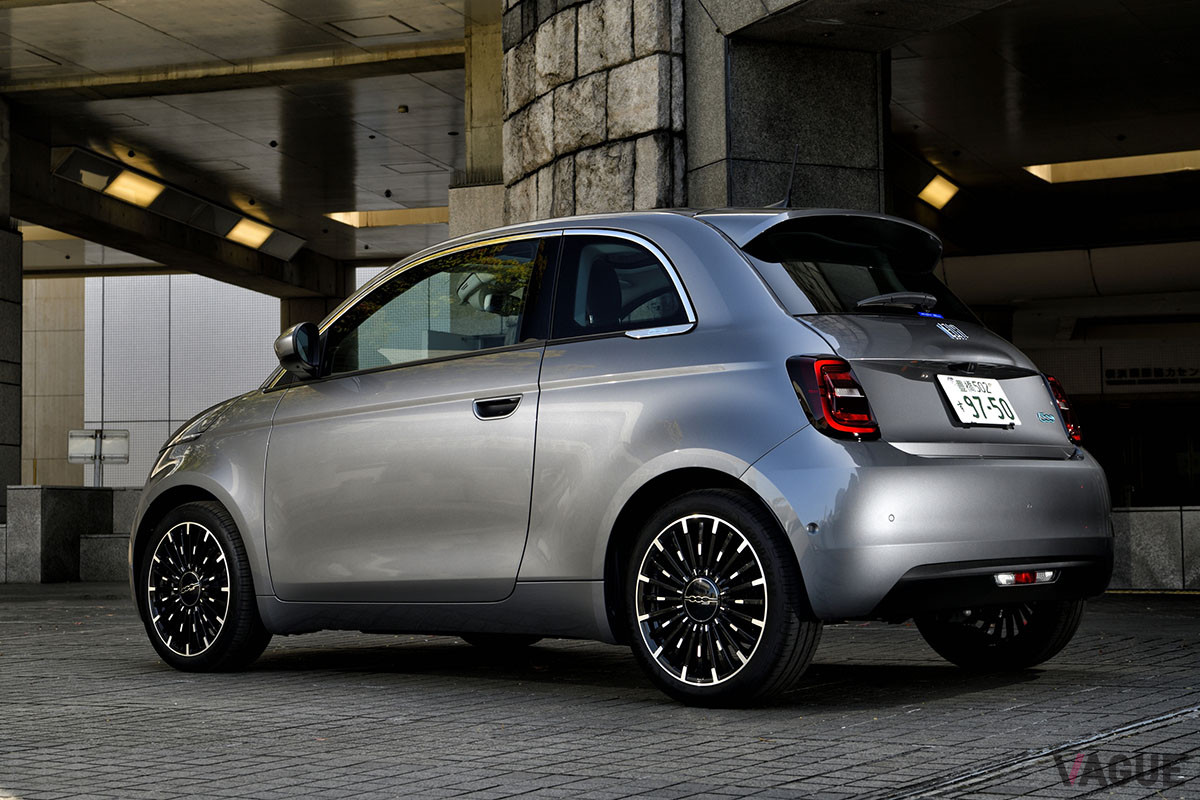「500e ICON」の車両価格（消費税込）は、485万円