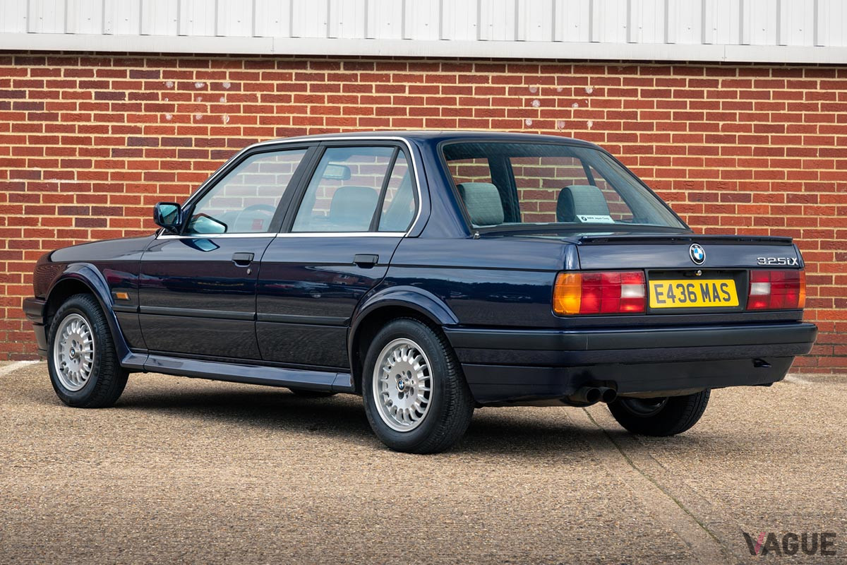 約120万円で落札された1988 BMW「325iX」（C）2021 Courtesy of RM Sotheby's