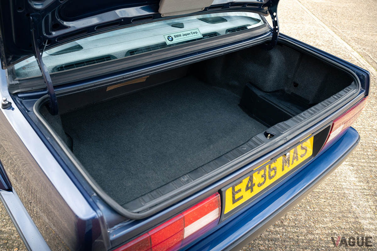 約120万円で落札された1988 BMW「325iX」（C）2021 Courtesy of RM Sotheby's