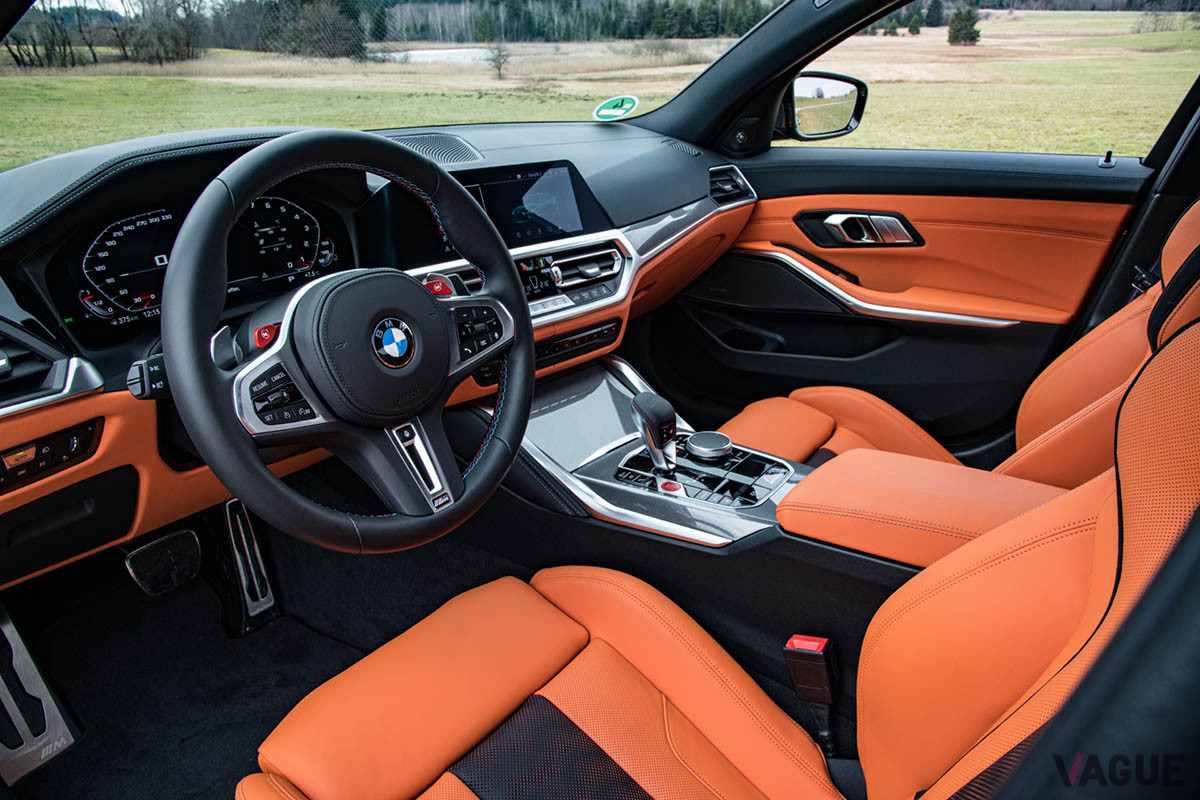 BMW新型「M3コンペティション」のコックピットは、歴代モデルのなかでもっともゴージャスな雰囲気になっている