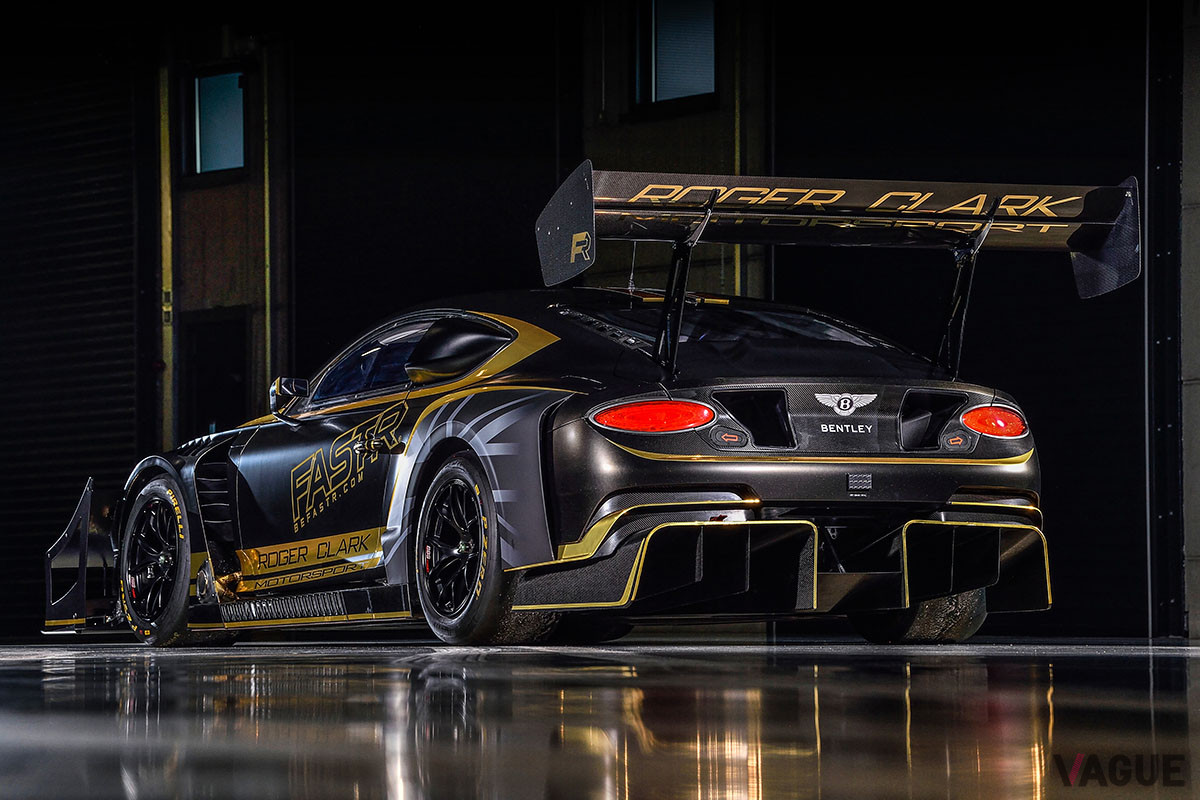 エアロダイナミクスパッケージは、ベントレーのロードカー史上もっともエクストリームな仕様となった