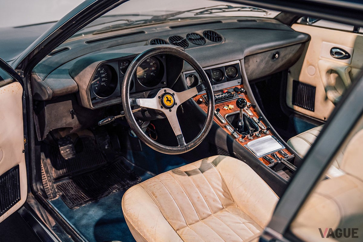 オリジナル状態を保ったコックピット。だいぶくたびれているが、フラッグシップに相応しい豪華な作りだったことが分かる（C）2021 Courtesy of RM Sotheby's