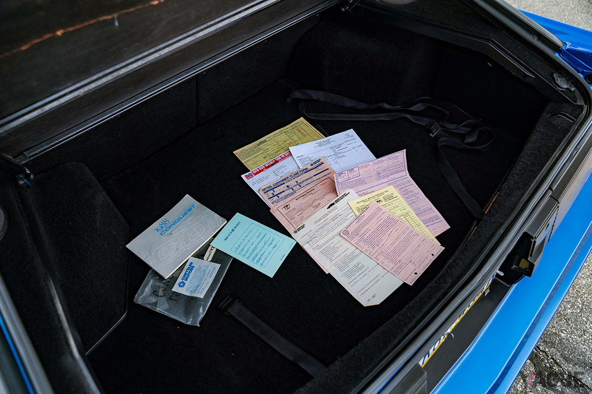 2万5850ドル（邦貨換算約330万円）で落札された1988年式クライスラー「コンクエストTSi」（C）2022 Courtesy of RM Sotheby's