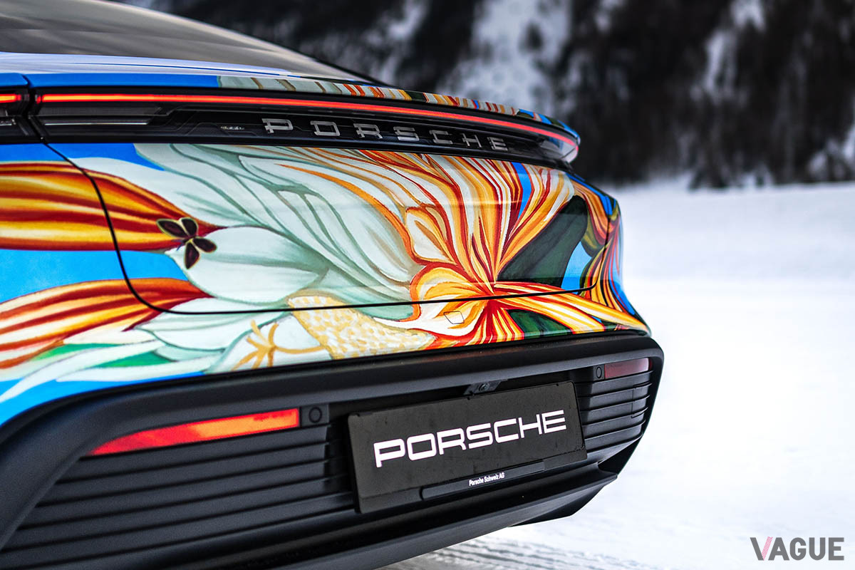約2180万円で落札されたリチャード・フィリップスによるポルシェ「タイカン4S」アートカー（C）2021 Courtesy of RM Sotheby's