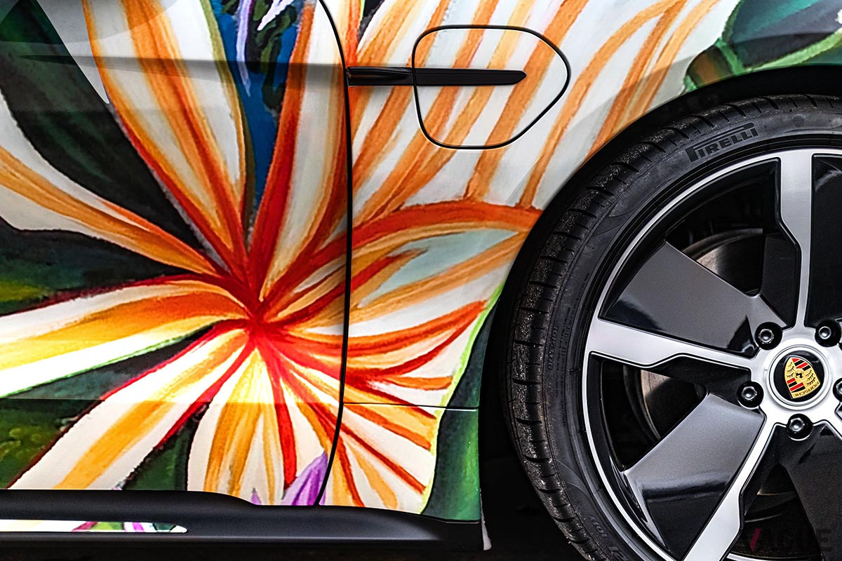 約2180万円で落札されたリチャード・フィリップスによるポルシェ「タイカン4S」アートカー（C）2021 Courtesy of RM Sotheby's