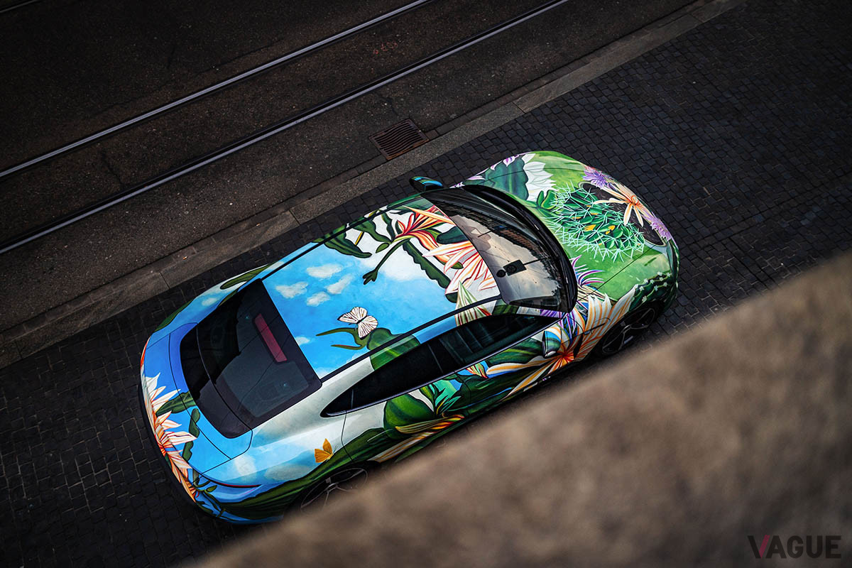 約2180万円で落札されたリチャード・フィリップスによるポルシェ「タイカン4S」アートカー（C）2021 Courtesy of RM Sotheby's