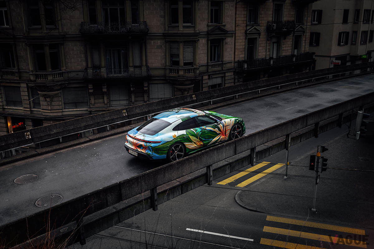 約2180万円で落札されたリチャード・フィリップスによるポルシェ「タイカン4S」アートカー（C）2021 Courtesy of RM Sotheby's