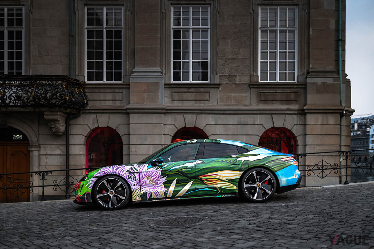 約2180万円で落札されたリチャード・フィリップスによるポルシェ「タイカン4S」アートカー（C）2021 Courtesy of RM Sotheby's