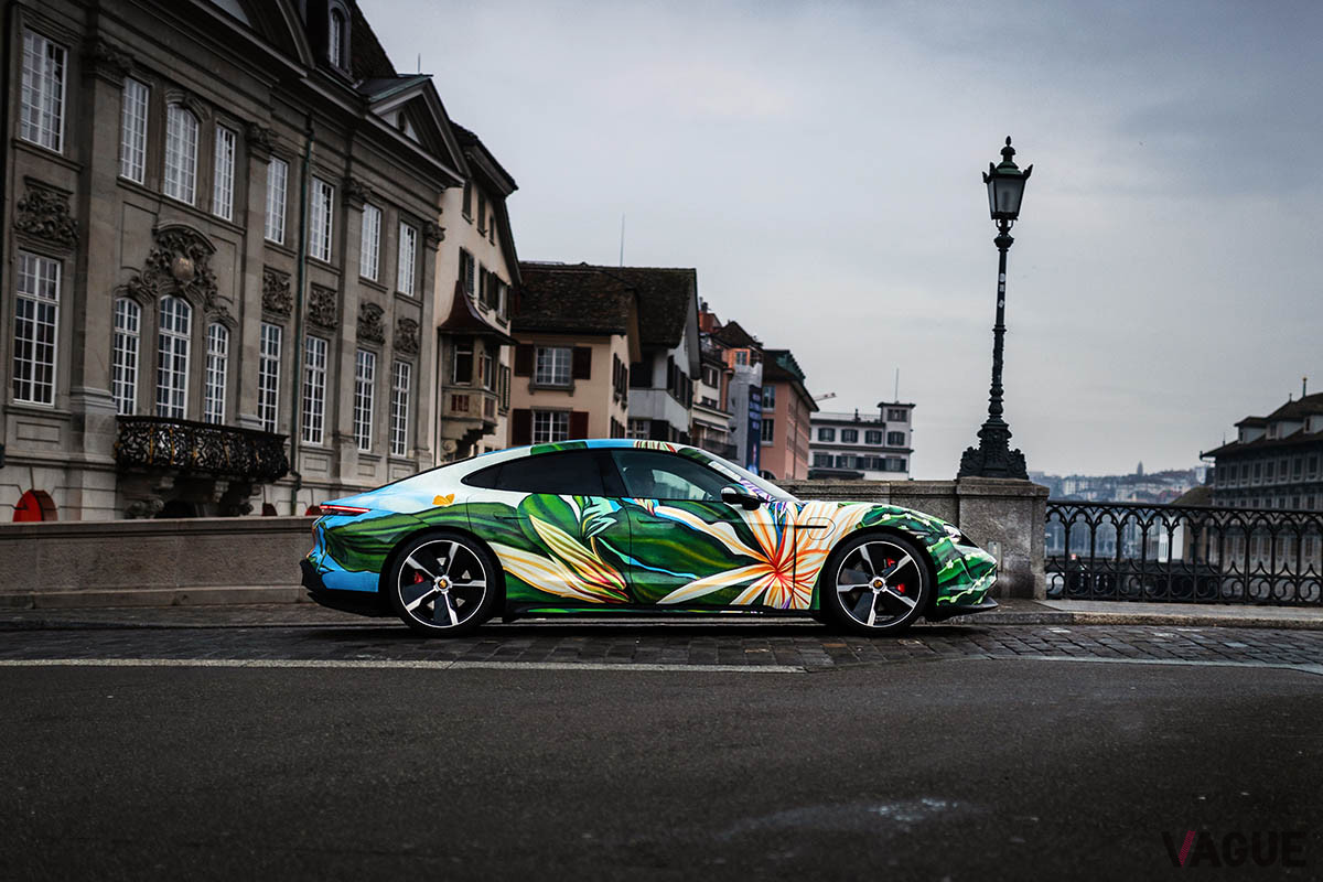 約2180万円で落札されたリチャード・フィリップスによるポルシェ「タイカン4S」アートカー（C）2021 Courtesy of RM Sotheby's