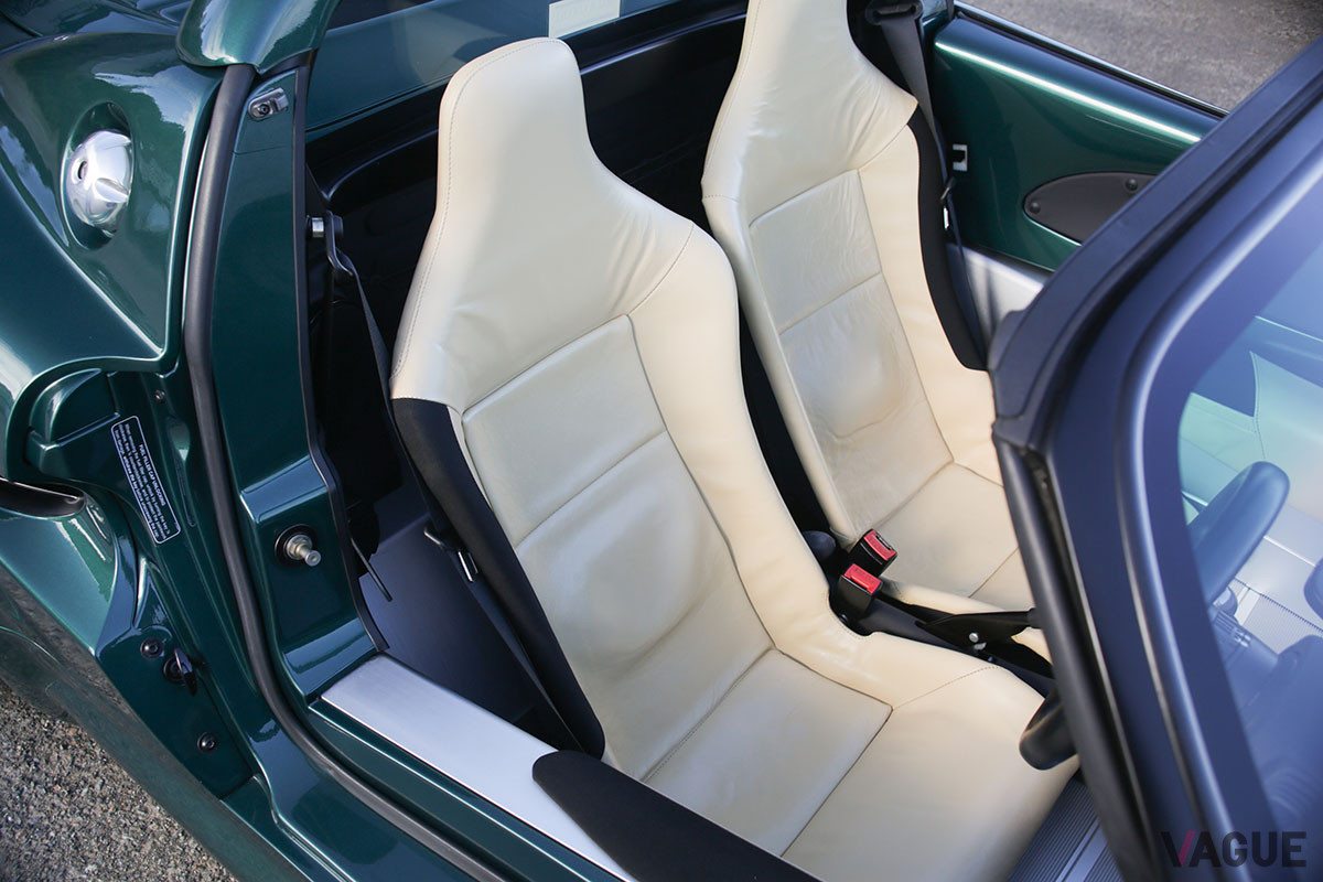 約450−525万円のエスティメイトで出品されているロータス「エリーゼ」（C）2021 Courtesy of RM Sotheby's
