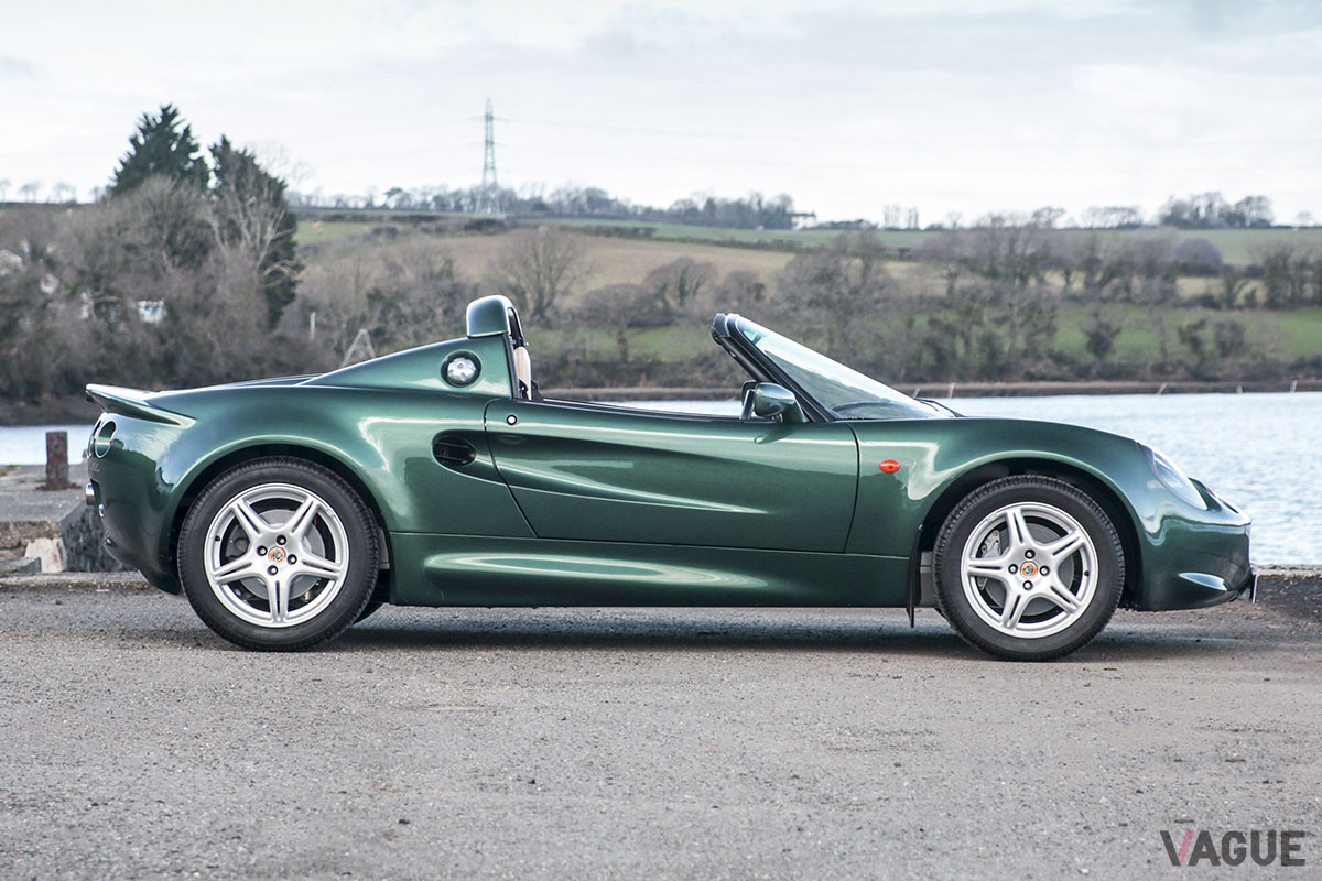 約450−525万円のエスティメイトで出品されているロータス「エリーゼ」（C）2021 Courtesy of RM Sotheby's
