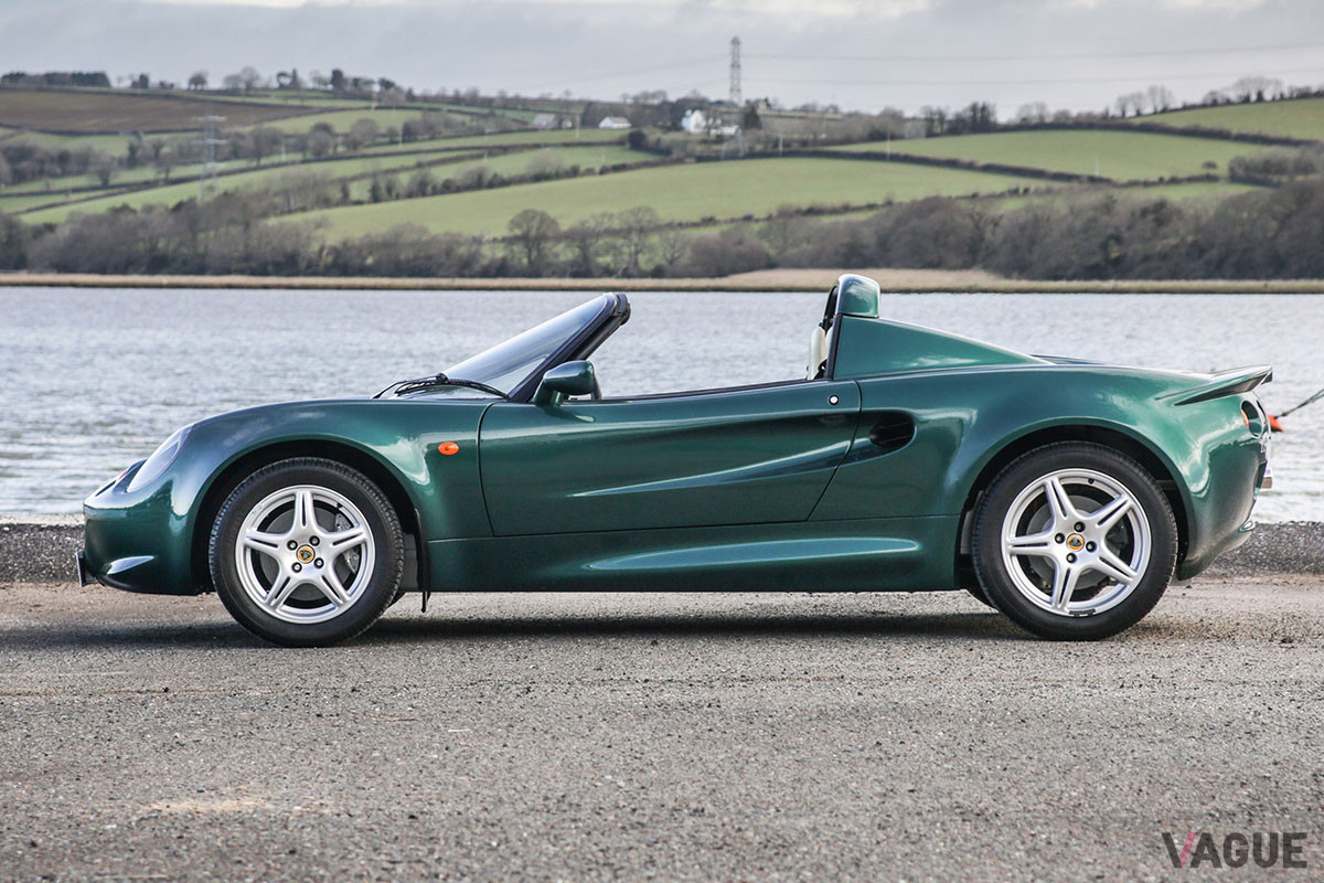約450−525万円のエスティメイトで出品されているロータス「エリーゼ」（C）2021 Courtesy of RM Sotheby's