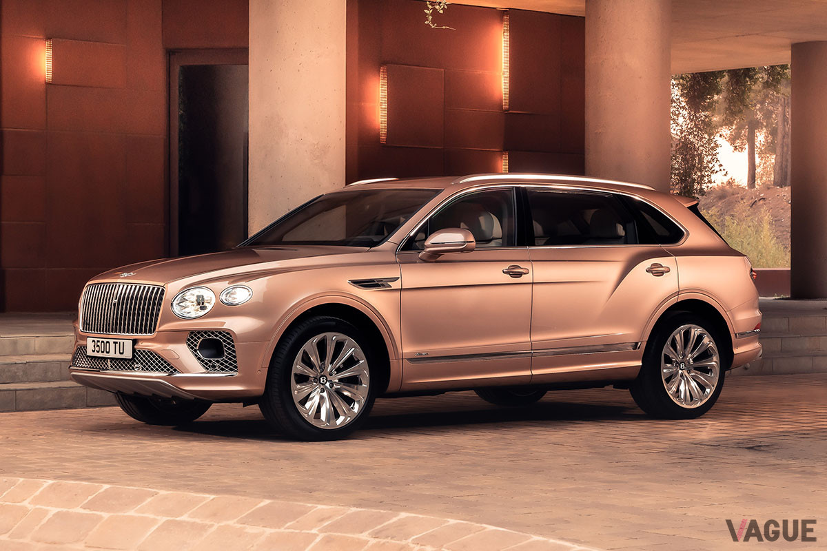 ホイールベースが2995mmから3175mmへと180mm延長された「ベンテイガEWB」