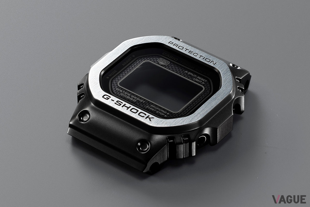 パーツ部を見ても美しいたたずまいのメタル系G-SHOCK