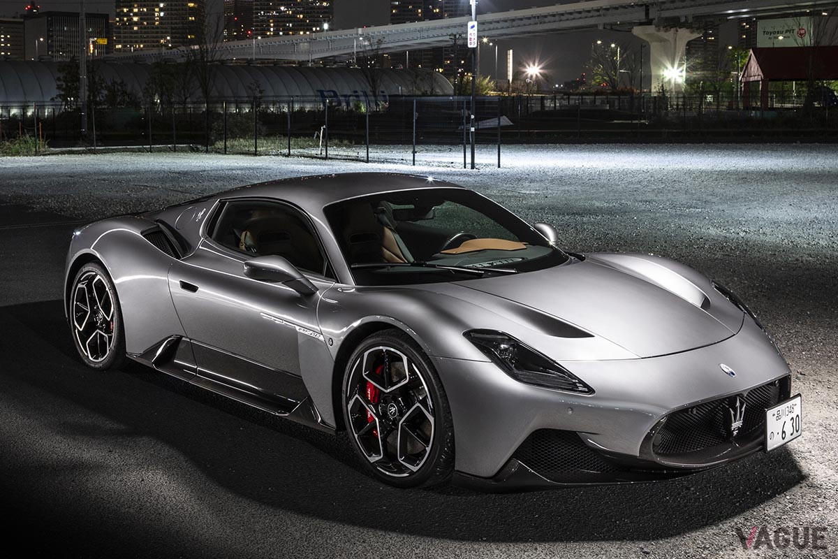 ボディカラー「Grigio Mistero」のような落ち着いたカラーもよく似合う