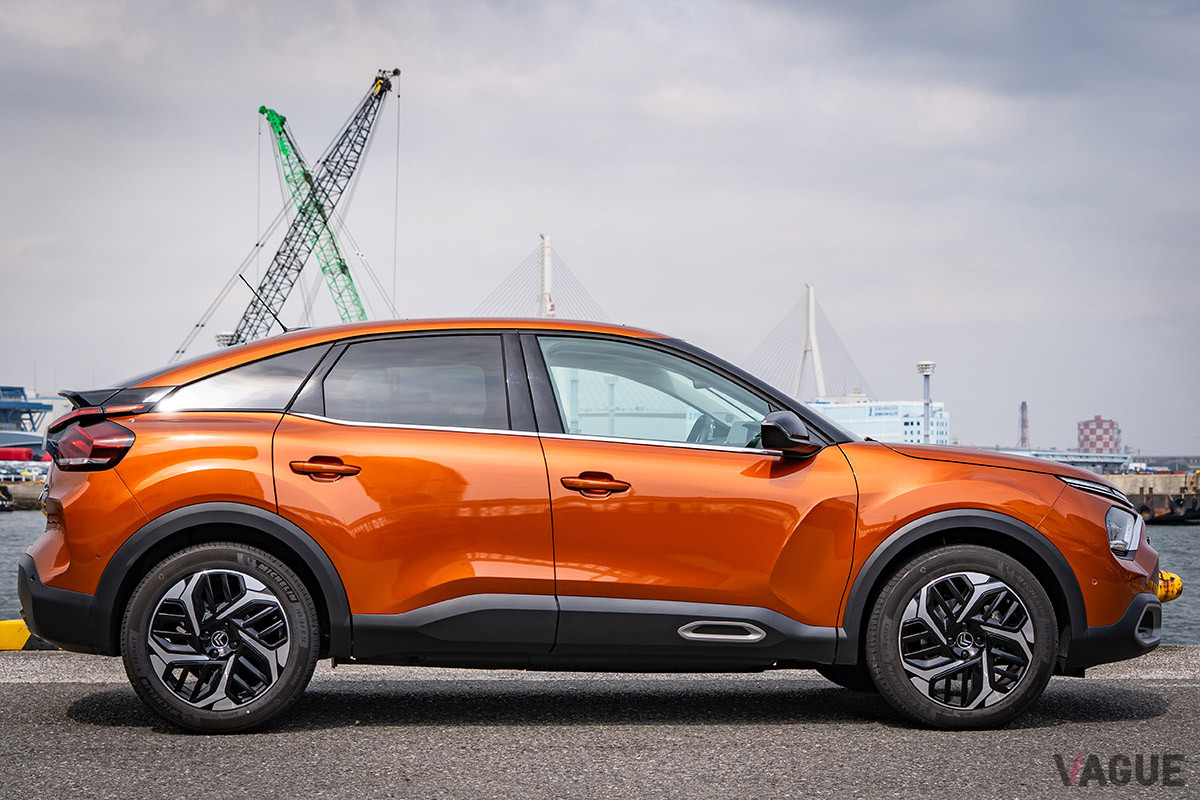 ロードクリアランスは「C3エアクロスSUV」よりも大きい170mmを確保。Cセグメントハッチバックの王道モデルと比べて路面とフロアとの間に余裕がある