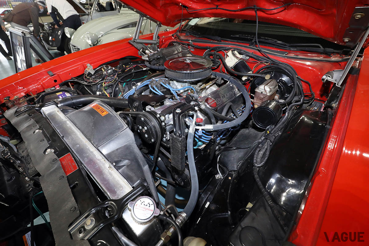エンジンは4バレル・シングルキャブのスーパーV8ビッグブロック仕様で排気量は6.7リッター