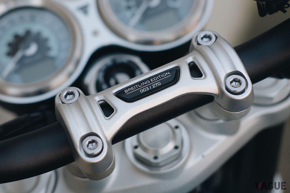 ハンドルバークランプにはシリアルナンバーを刻印。270台という限定数は「SPEED TWIN」のクランク角である270°にちなんだものだという