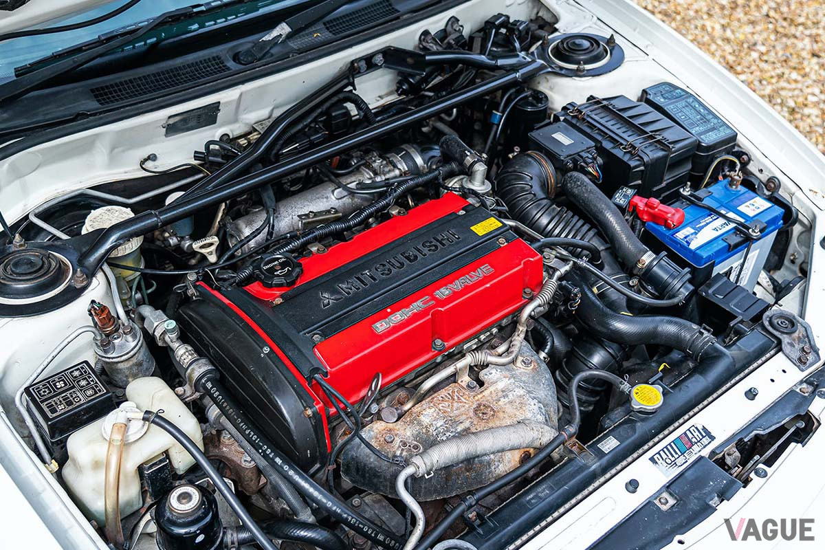 搭載されるのは、最高出力280psを発生する2リッターターボの4G63型エンジン（C）CarAndClassic