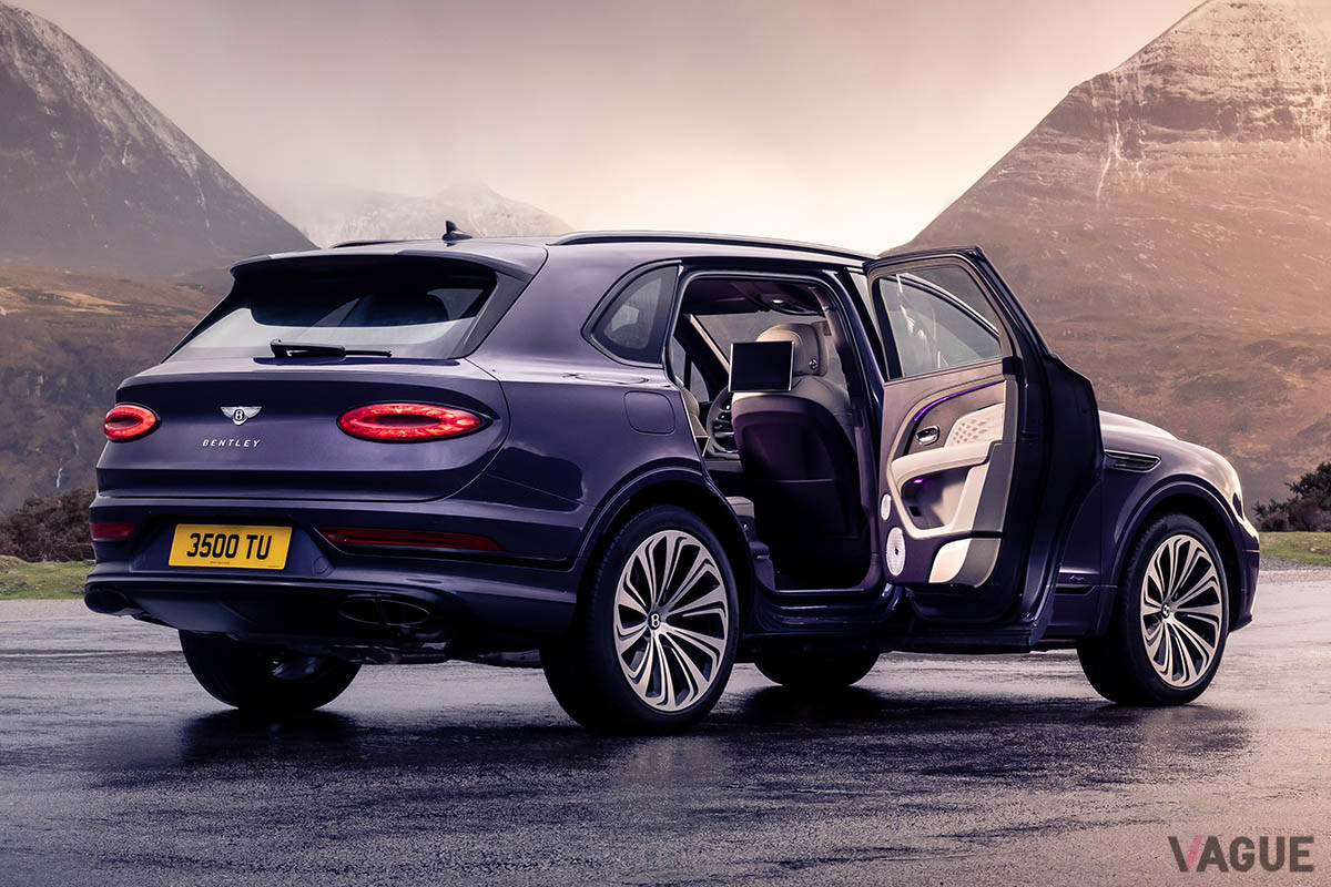 ホイールベースの延長に伴って、リアドアが大きくなった