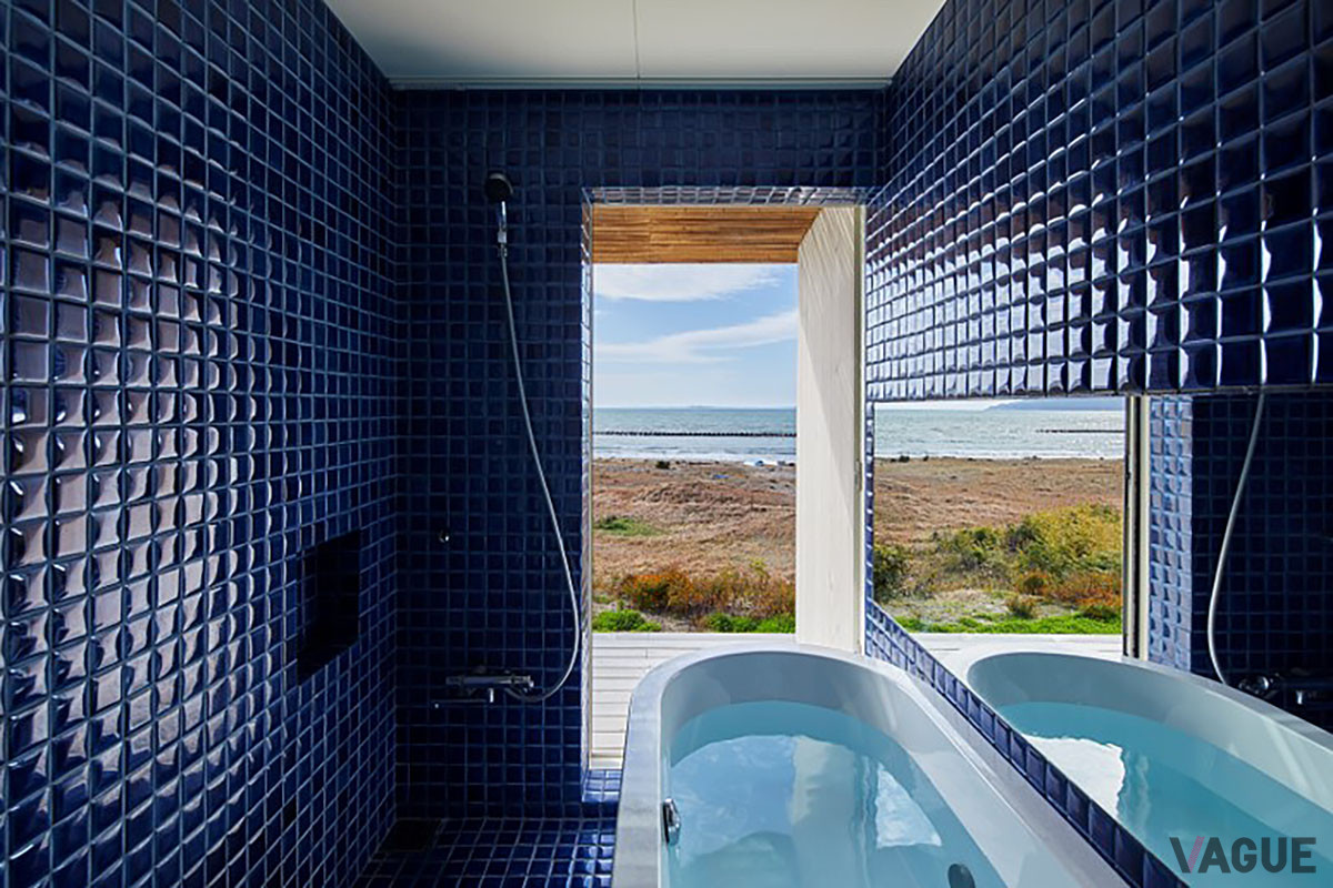 バスルームからも東京湾を眺められる