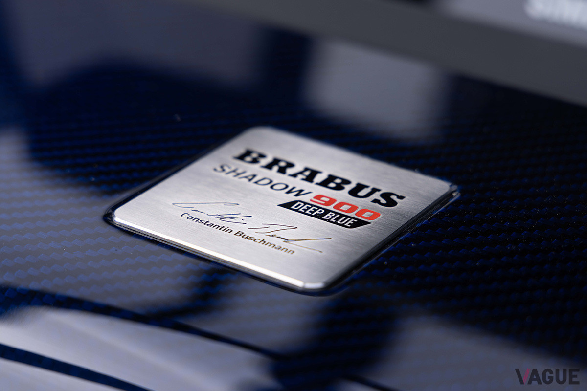 「ディープブルー」の名のとおり、ブルーカーボンを多用している