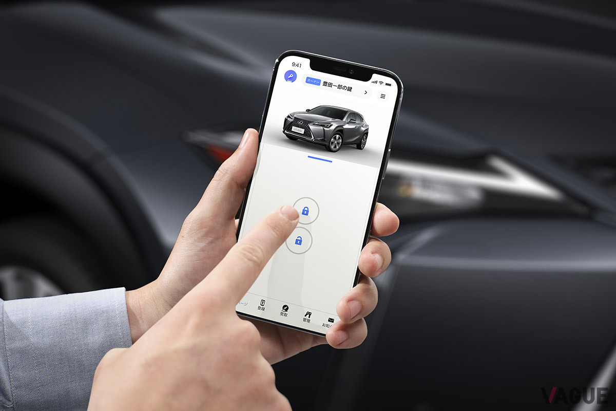 専用アプリをダウンロードすることで、スマホをデジタルキーとして使うことができる（C）レクサス