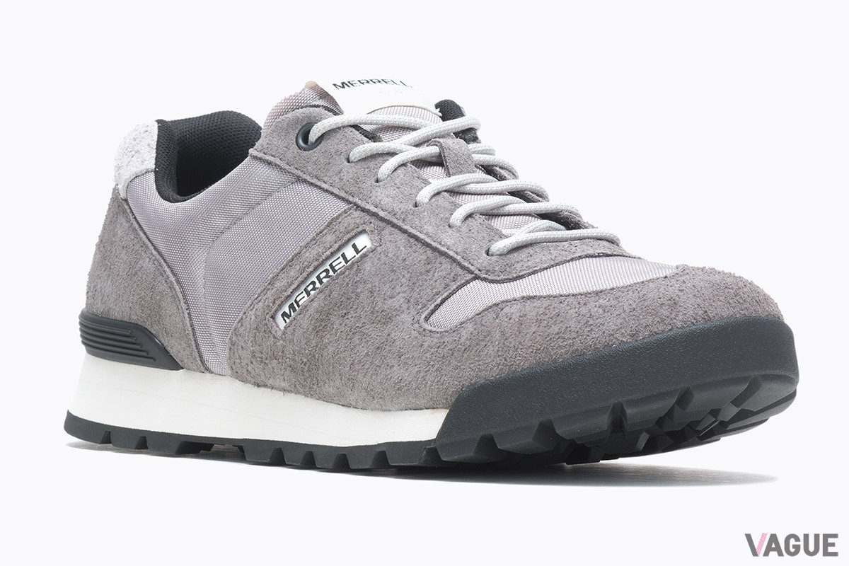 写真の「SOLO LUXE 2 1TRL」のカラーはLT CHARCOAL。このほかLICHEN／EXUBERANCEを用意