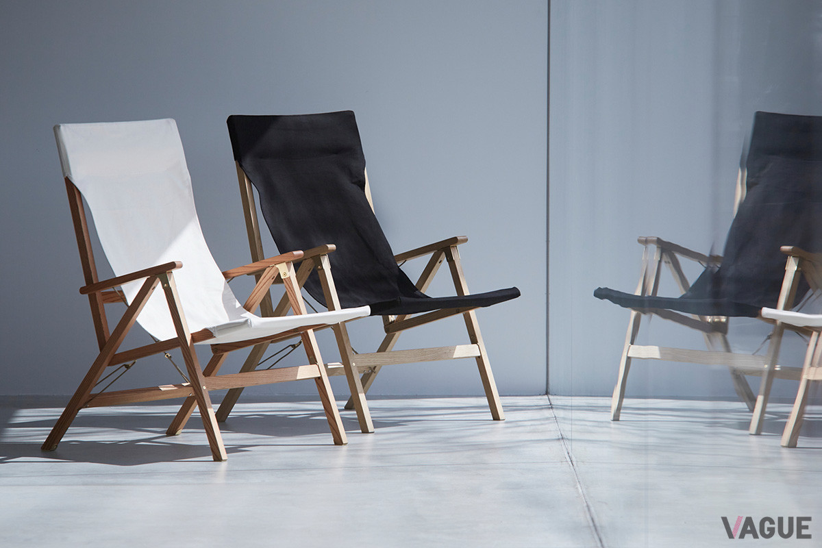 シートのカラーは、生成りと黒（オプション）を用意