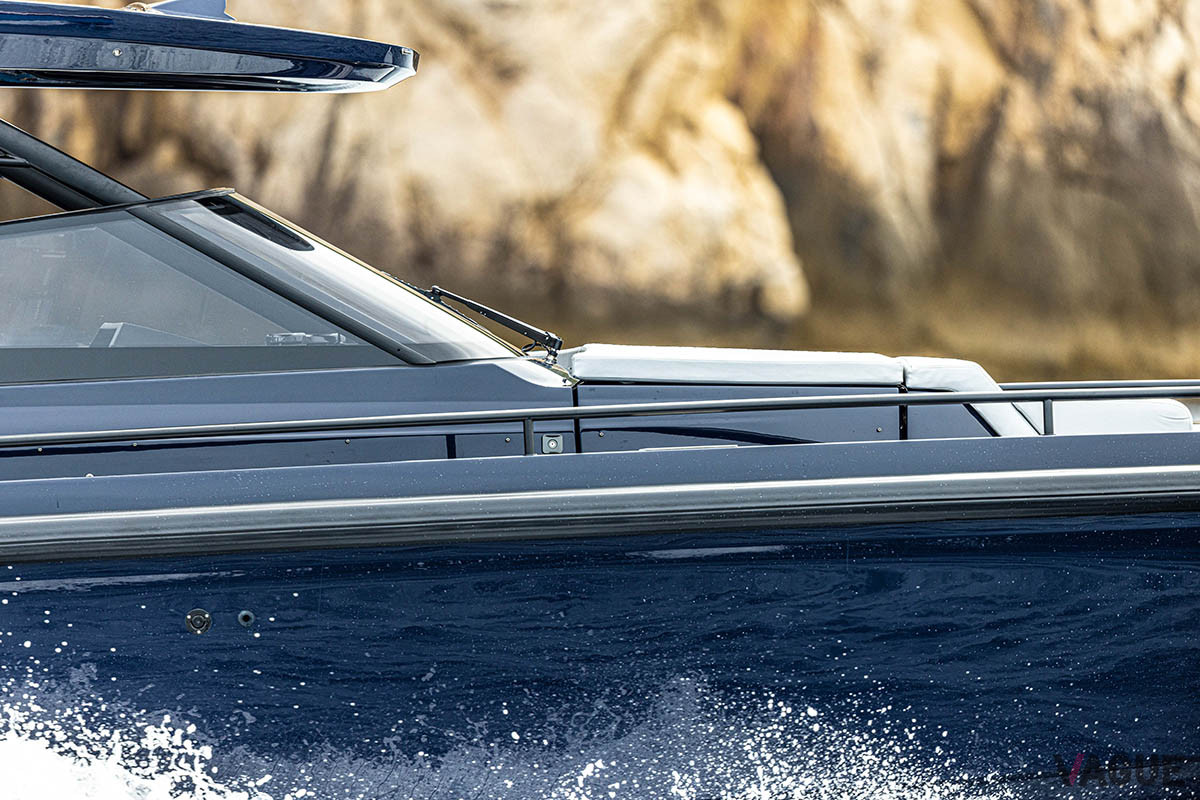 「ブラバス・シャドウ900ディープブルー・シグネチャーエディション」は、60ノットを超える最高速を実現