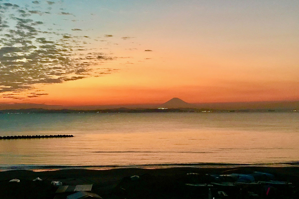 美しい夕焼けなど、デッキからひとつづきとなった美しい夕景も堪能したい