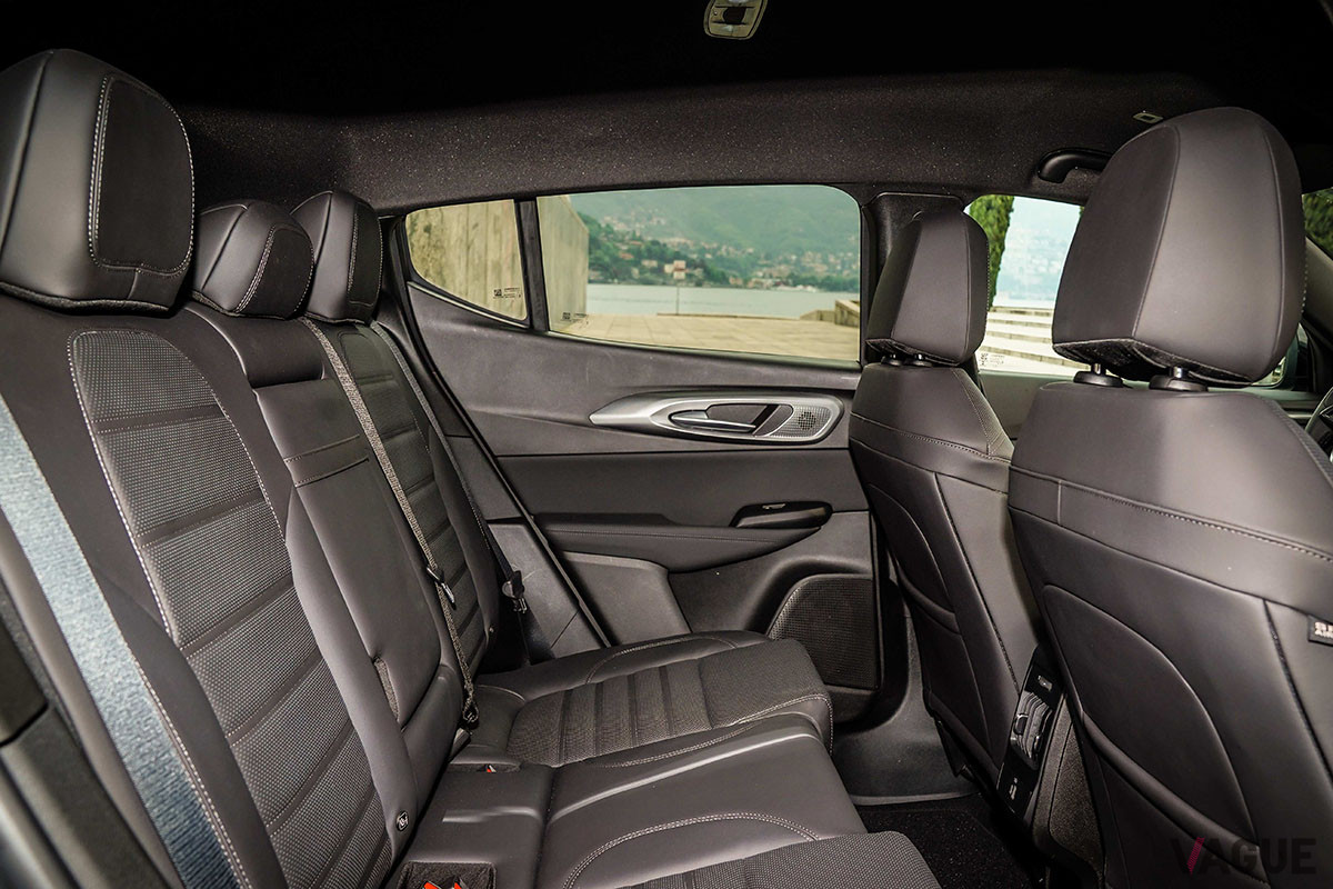 「トナーレ」のリアシート