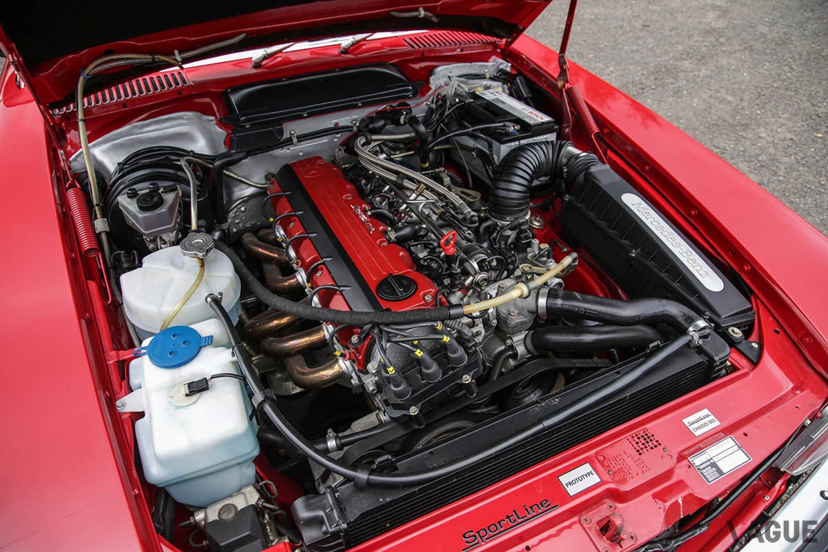 エンジンはフルレストア、メルセデス・ベンツ製5MTが採用されている（C）SL SHOP