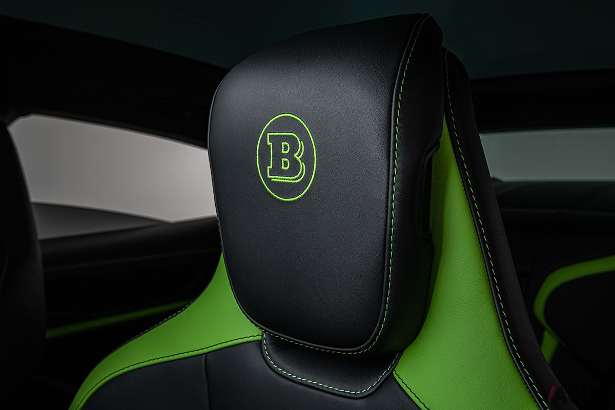 ヘッドレストにはお馴染みの「B」のマークが入る