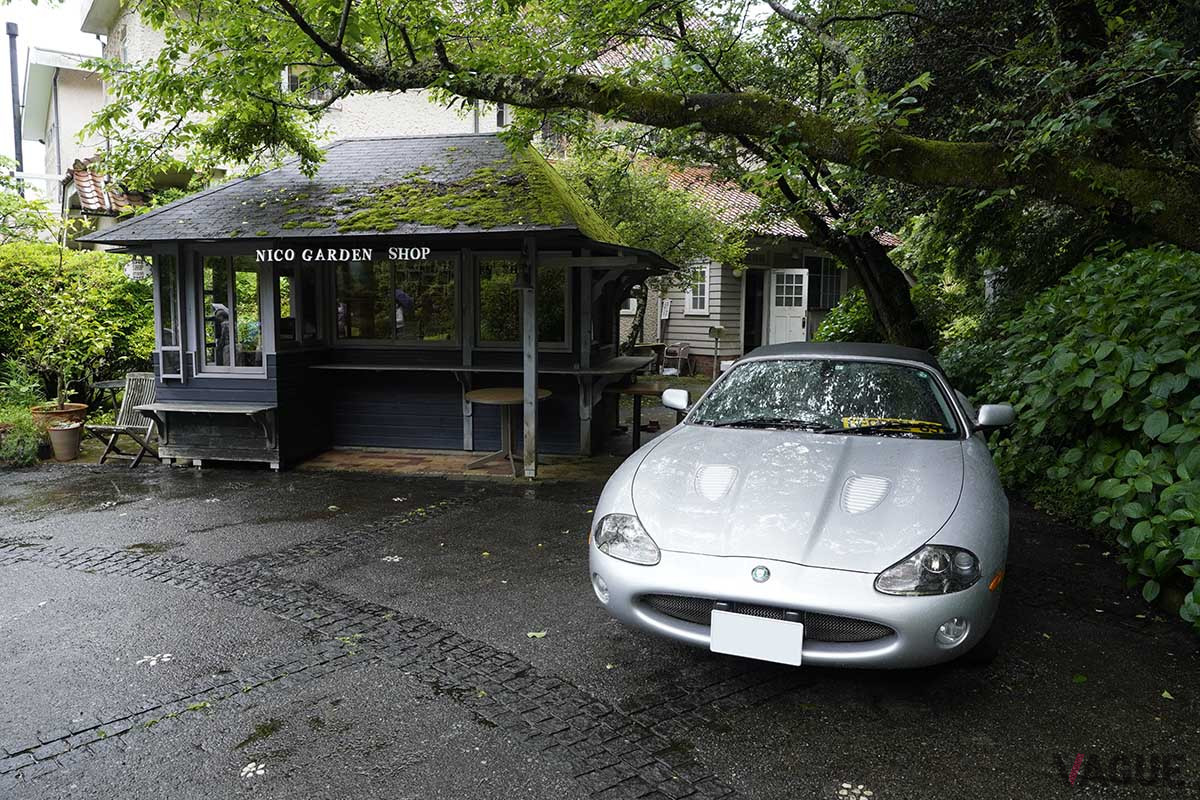 まるで英国のパブの片隅のような雰囲気を醸し出していた