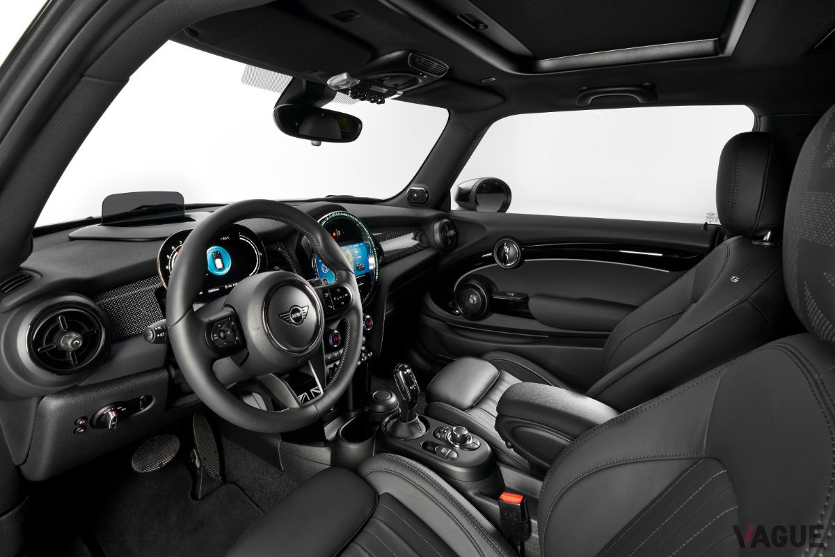 改良新型「MINI3ドア」のインパネ