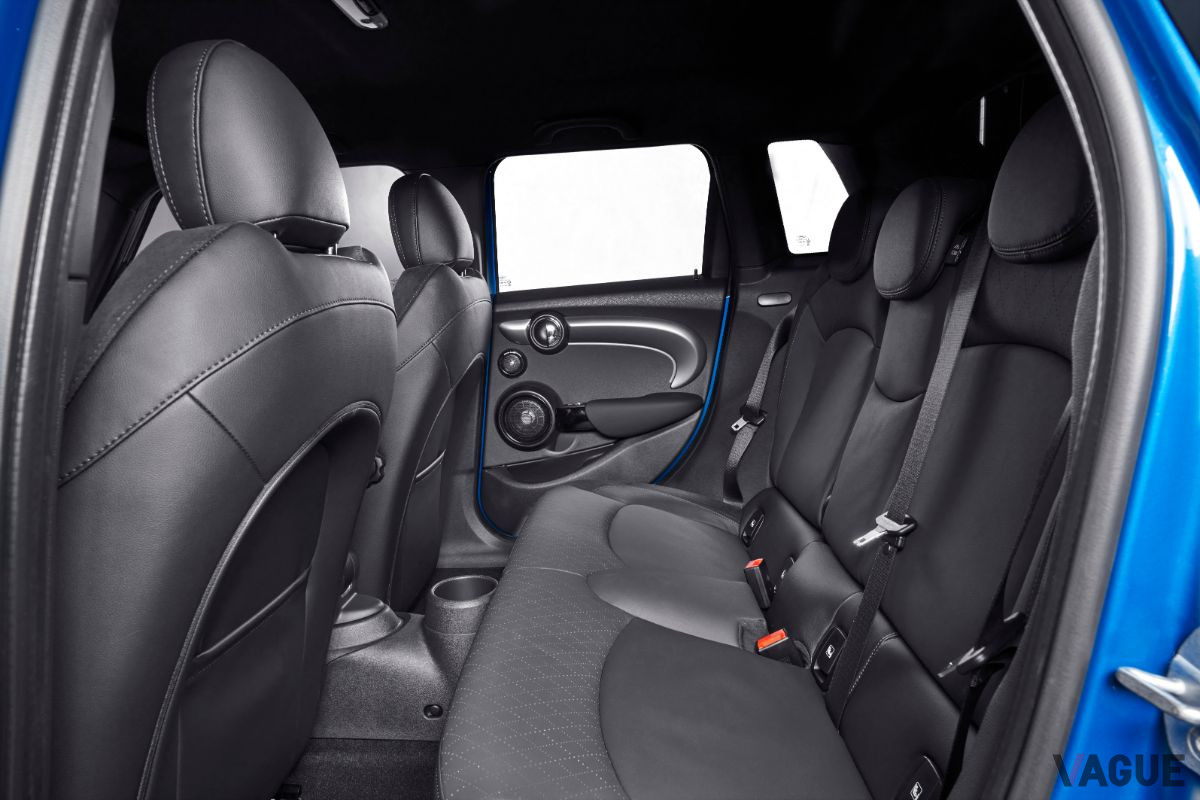改良新型「MINI5ドア」のリアシート
