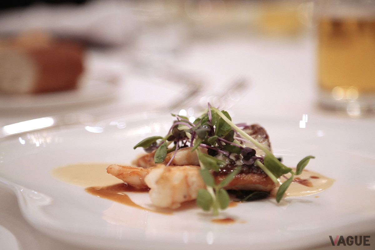 ホテルでの懇親会は美味しいコース料理を楽しんだ