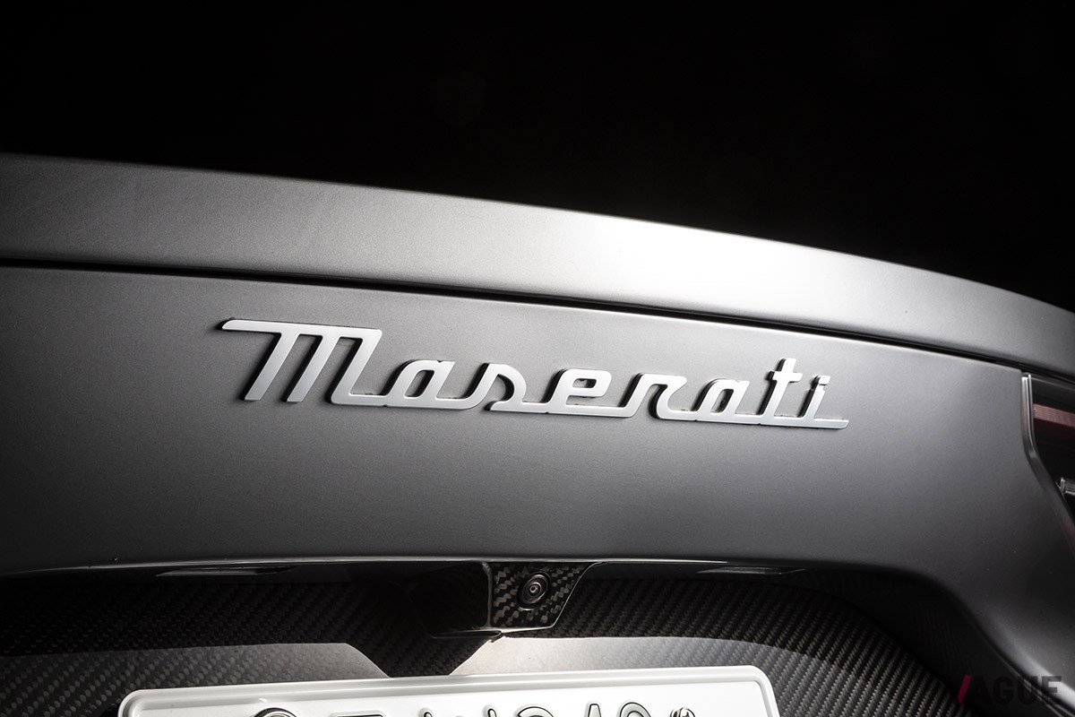 リアテールの「Maserati」のエンブレム