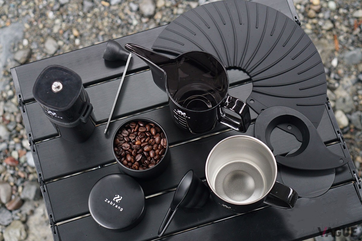 ドリッパーの名機「V60」を持ち運びやすいフラット形状にした「V60フラットドリッパー」で鮮烈デビューを果たしたハリオグループのアウトドアコーヒーブランド「Zebrang」