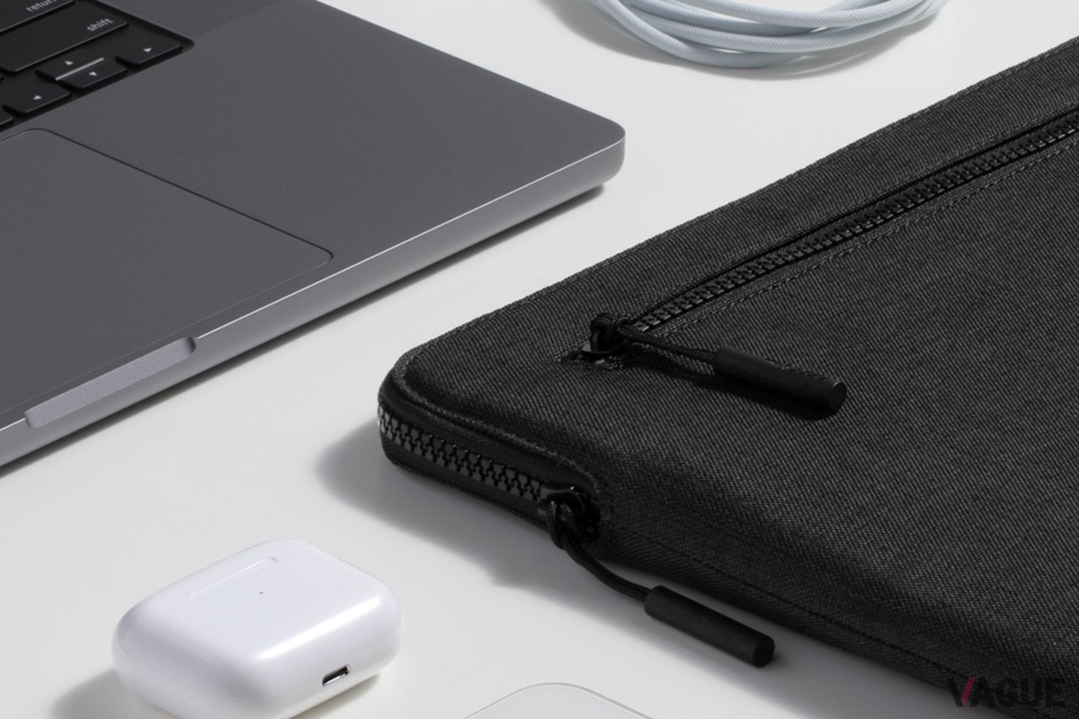 MacBookの流線型フォルムを美しく引き立てる設計を採用