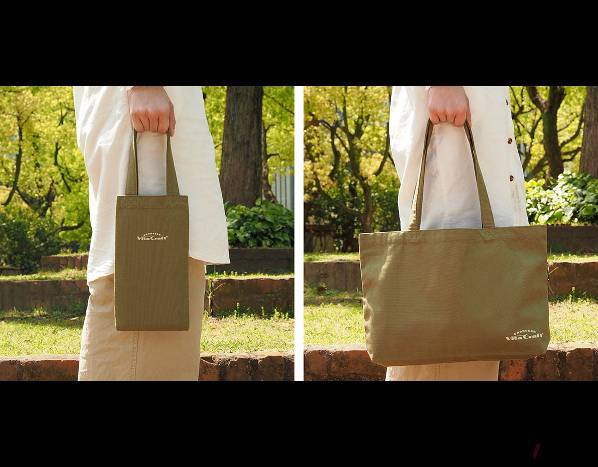 （左）トートバッグ・スーパー鉄板 ACR用（1100円／消費税込） 、（右）トートバッグ・スーパー鉄板 ACRスクエア用（1650円／消費税込） ※どちらも別売