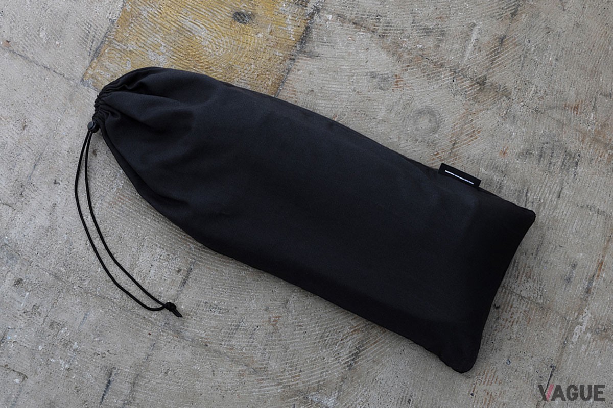 分解した各パーツをコンパクトにまとめて持ち運べる便利な布製収納ケースも付属