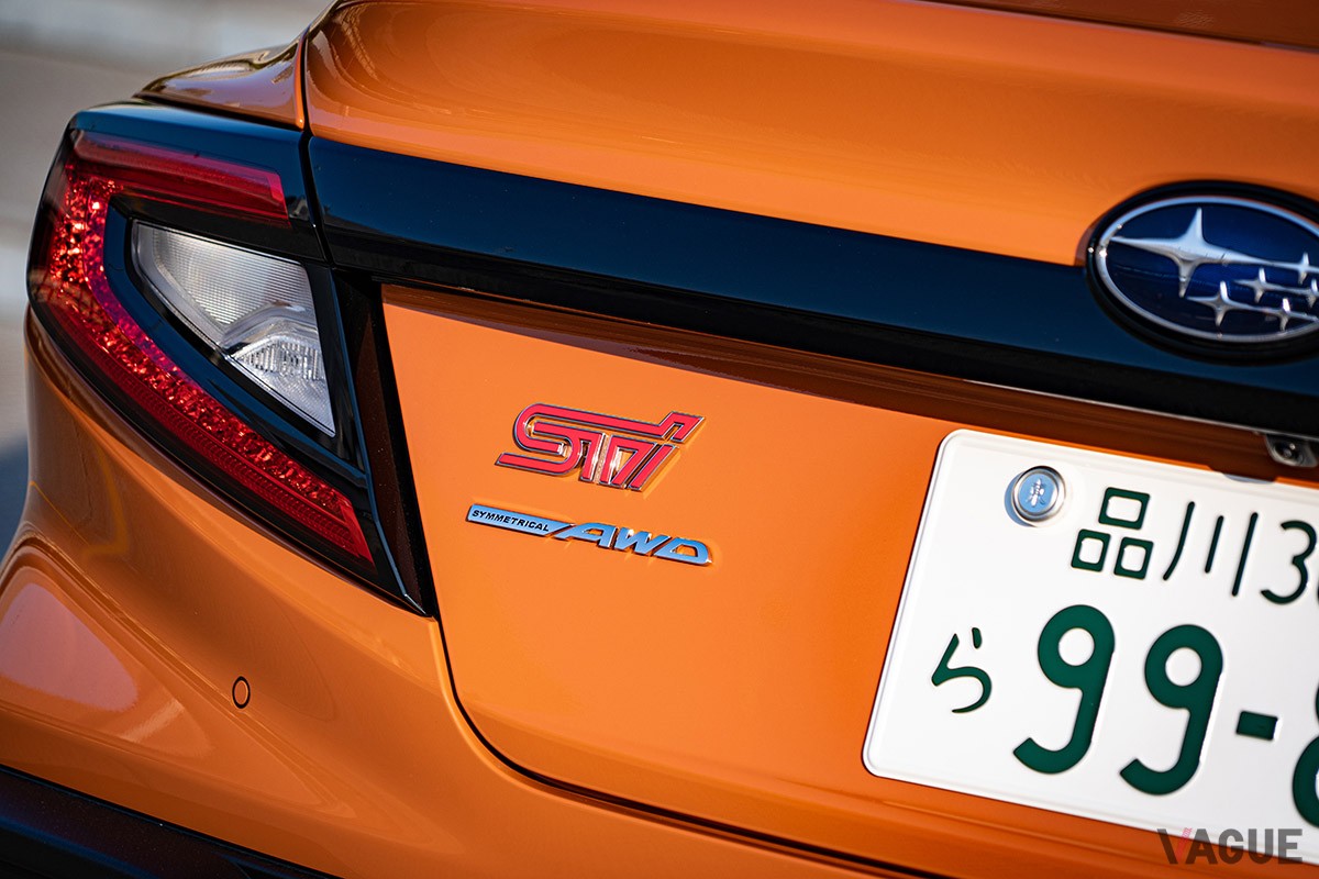 駆動方式はスバル自慢のシンメトリカルAWD。WRX S4のそれは“VTD-AWD（不等＆可変トルク配分電子制御AWD）”と呼ばれるタイプで、優れた走行安定性とスポーティな走りを両立する