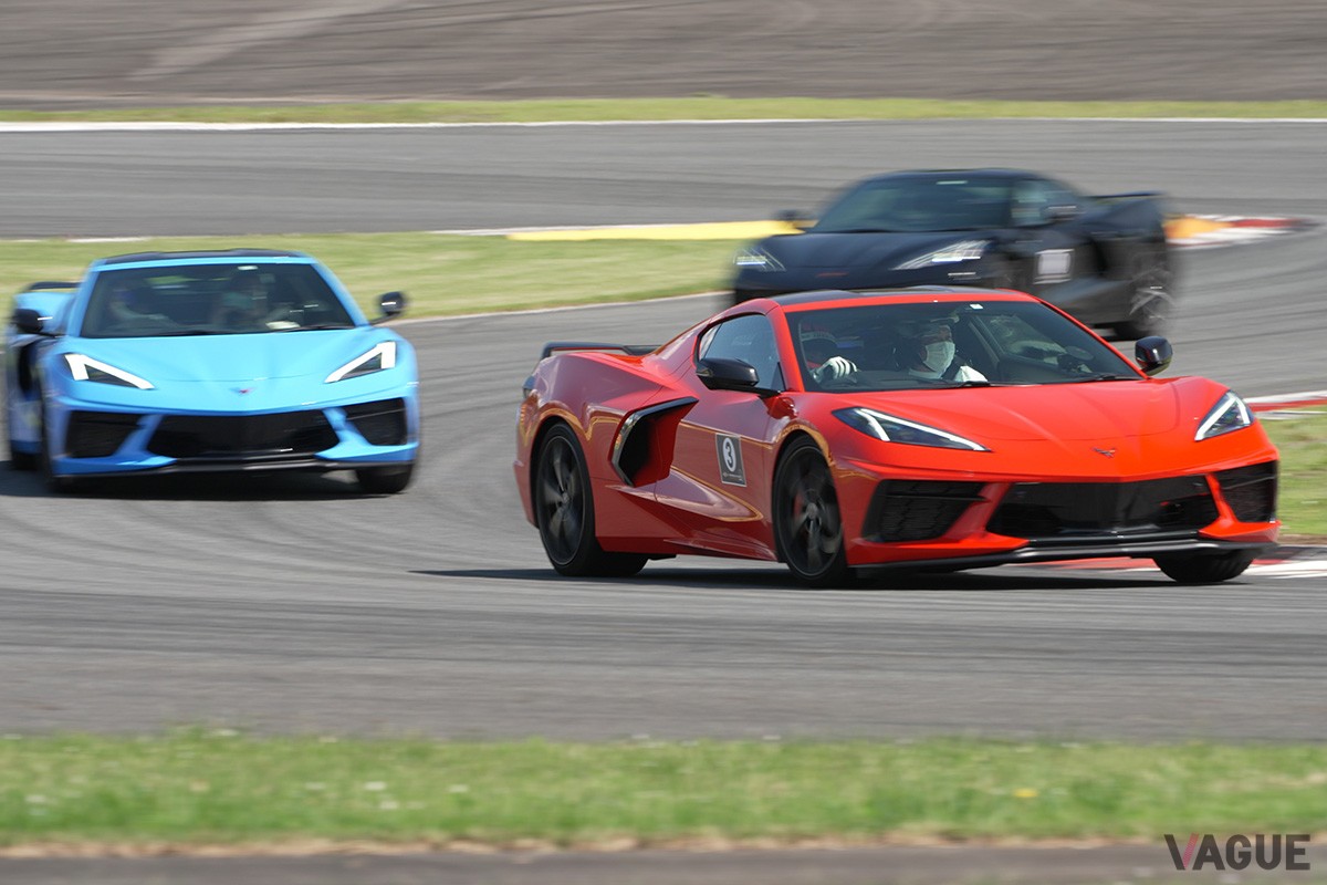 ドライビングアカデミーや、参加者みずからの愛車でサーキットドライブを楽しめる企画も実施