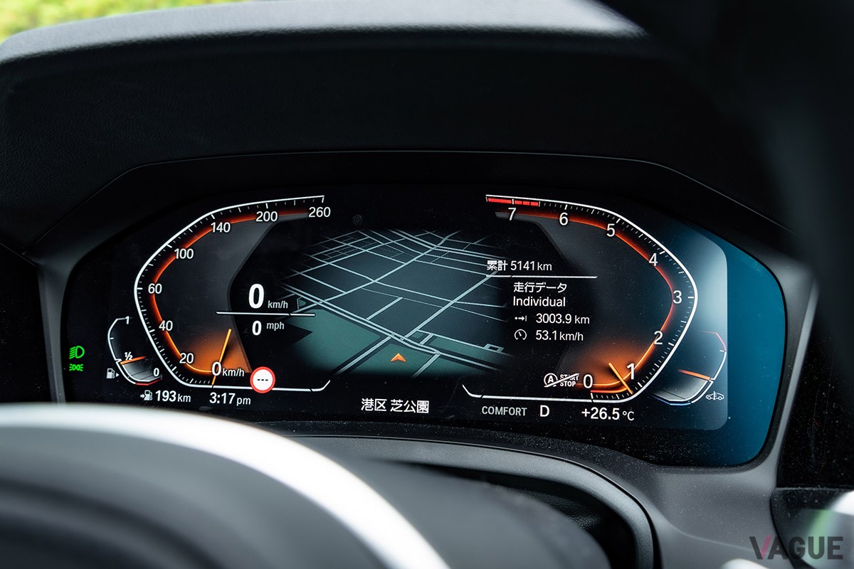 M240i xDriveクーペの全面液晶式メーターパネル