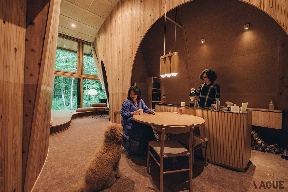 「SANU CABIN - Dog Friendly」の屋外には、トイレスペースや防臭ゴミ箱、水道が設置され、愛犬の快適性にも配慮