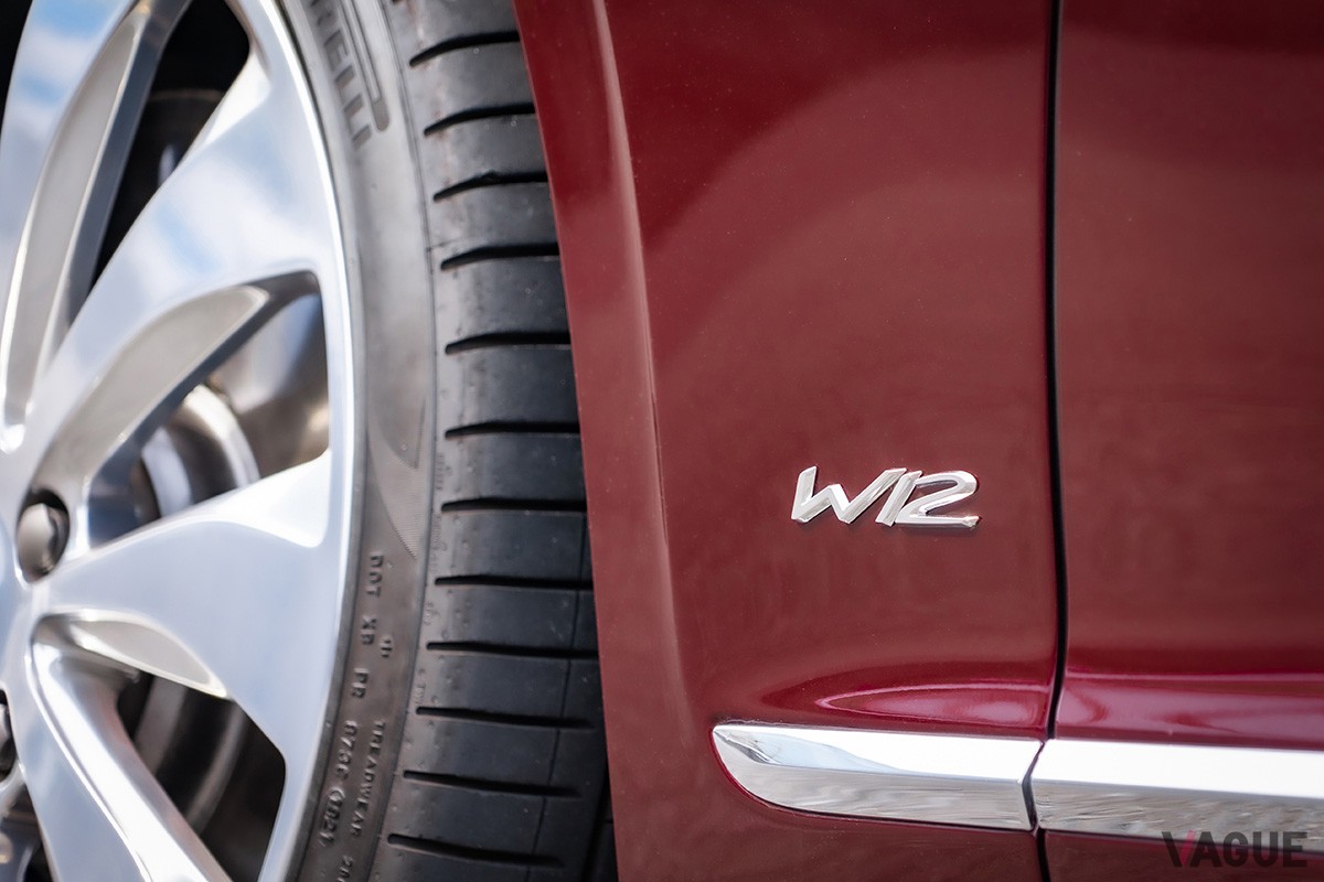 ベントレー「フライングスパーW12」