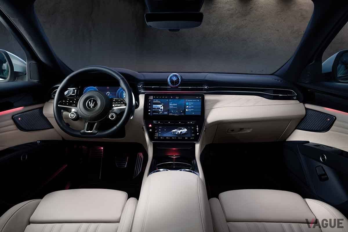 マセラティ新型「グレカーレ」のインパネ